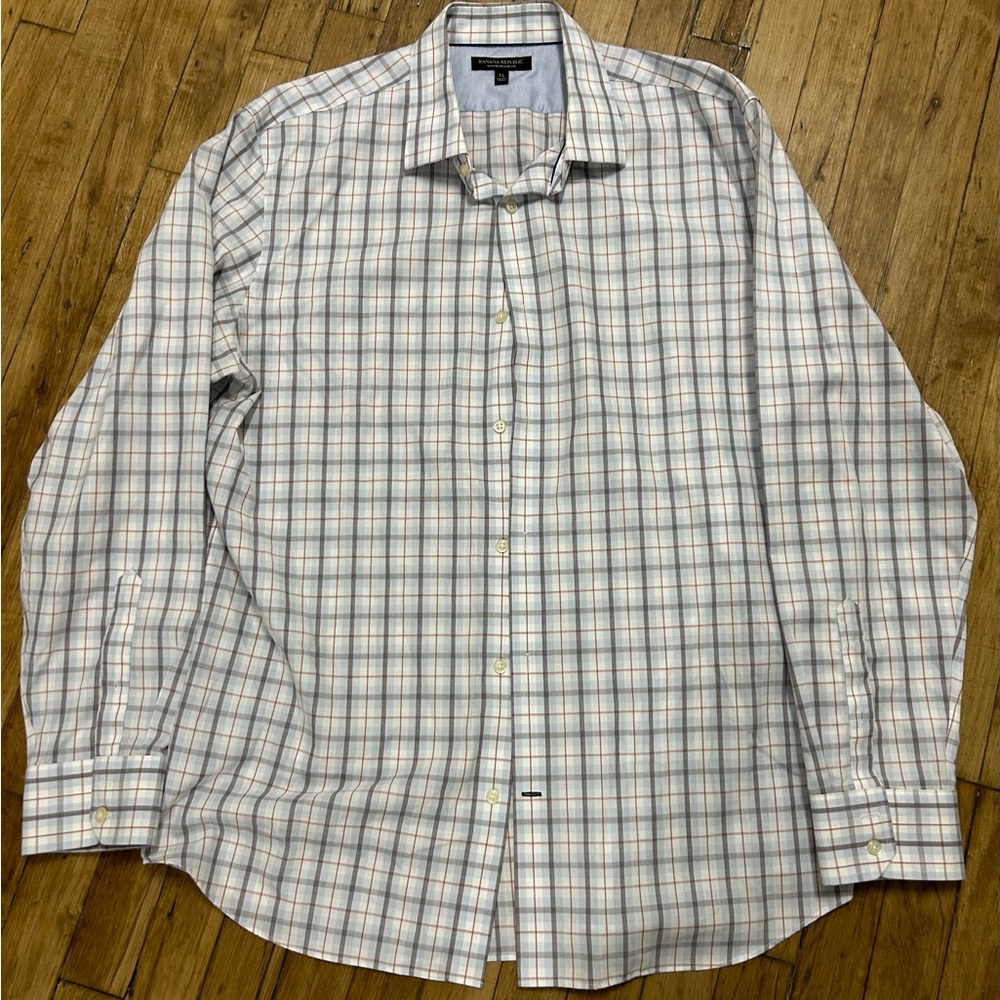 Light weight casual dress shirt